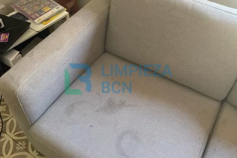 Cómo limpiar sofá de tela: guía completa