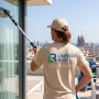 Limpieza de cristales en altura y difíciles de limpiar: Guía para áticos en Barcelona